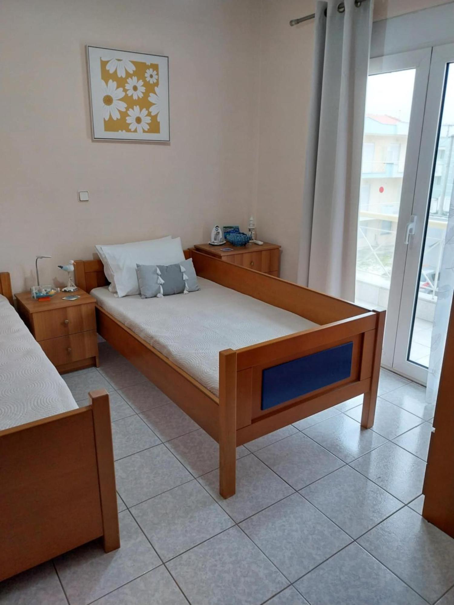 Elegant Apartment Near The Beach Néa Péramos Екстериор снимка