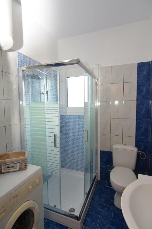 Elegant Apartment Near The Beach Néa Péramos Екстериор снимка