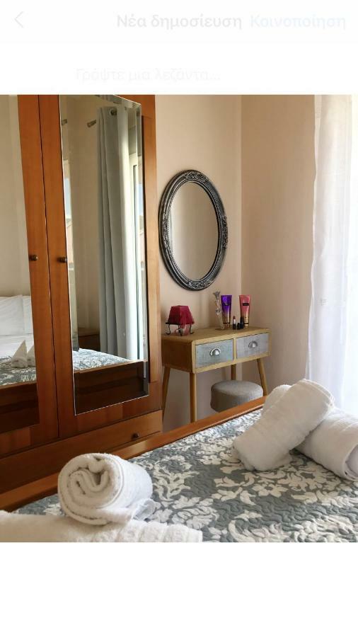 Elegant Apartment Near The Beach Néa Péramos Екстериор снимка
